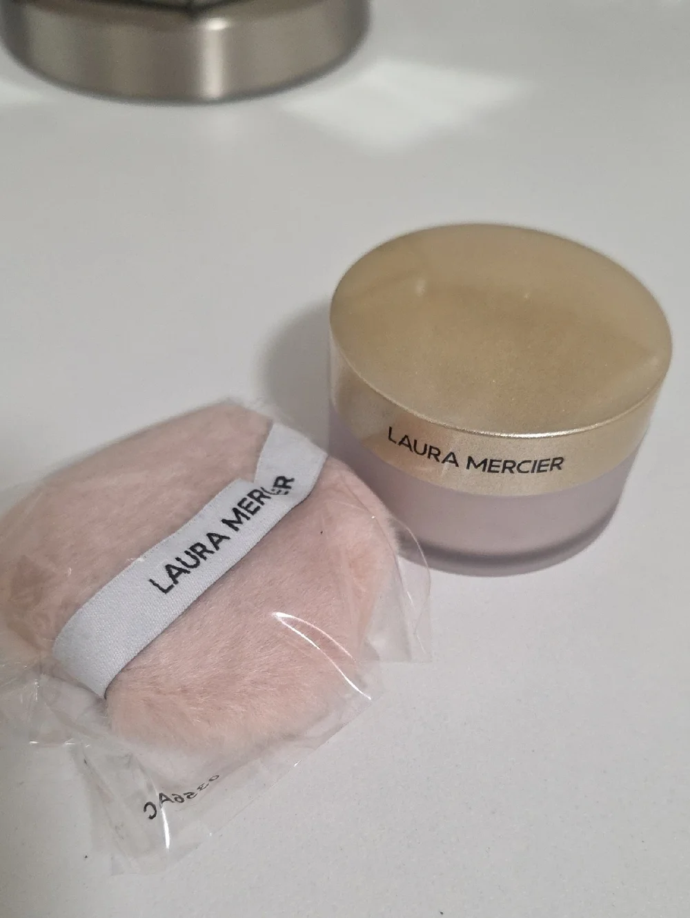 NIB Laura Mercier Set For Perfection Translucent Loose Setting Powder & Puff